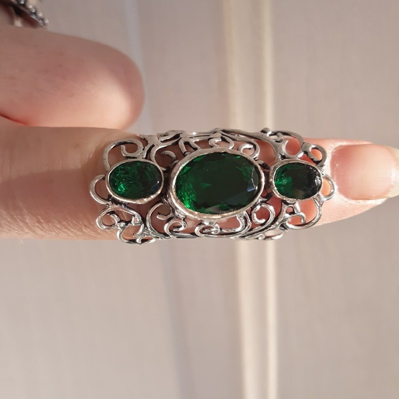 New Green Quartz Silver Statement Ring. - Picture 6 of 8